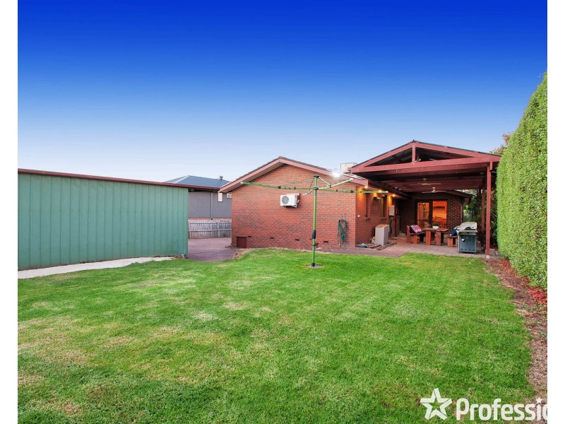 66 Barker Drive, Mooroolbark VIC 3138