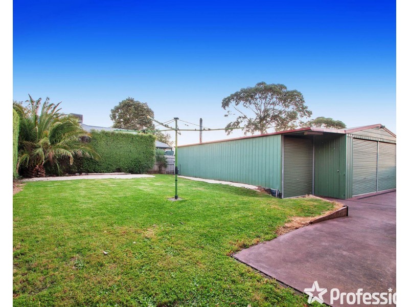 66 Barker Drive, Mooroolbark VIC 3138