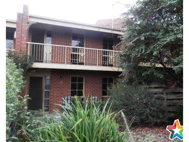 35 Marlow Street, Mooroolbark VIC 3138
