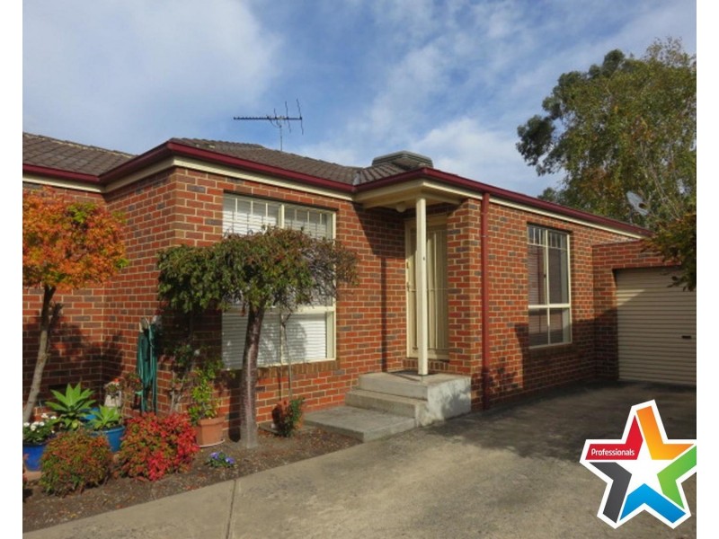 4/19 Luscombe Court, Kilsyth VIC 3137