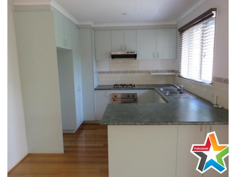 4/19 Luscombe Court, Kilsyth VIC 3137