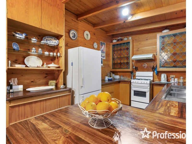 12 Wyuna Walk, Mooroolbark VIC 3138