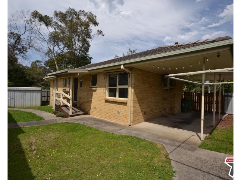 28 Dryden Concourse, Mooroolbark VIC 3138
