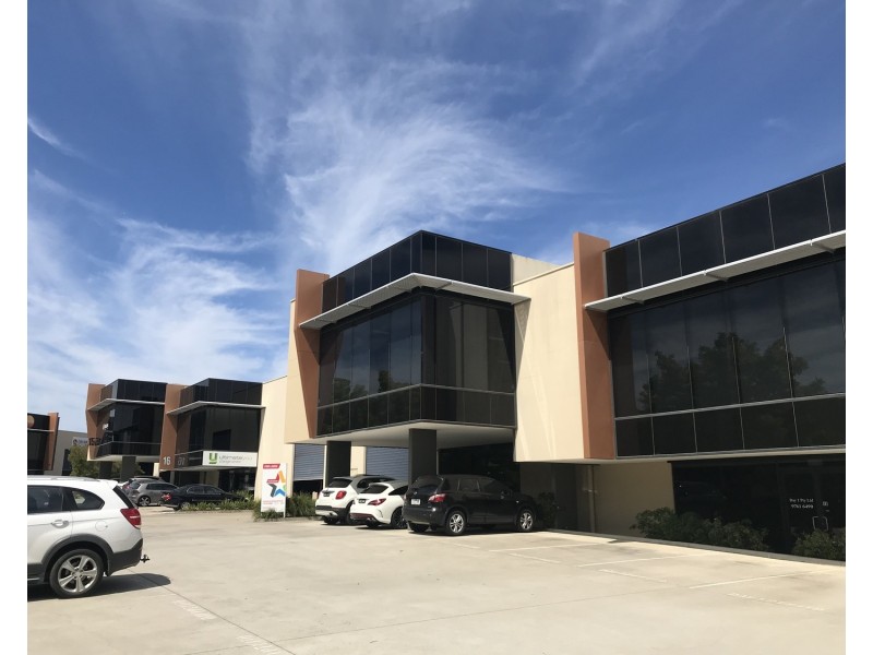 17/114 Merrindale Drive, Croydon South VIC 3136