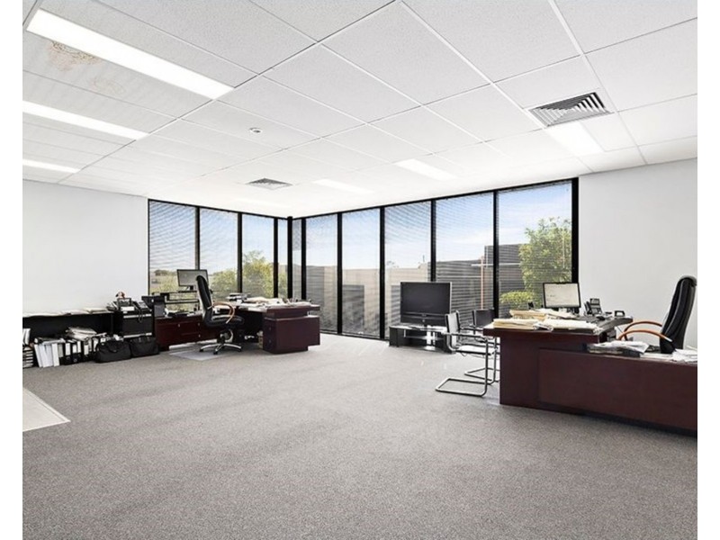 17/114 Merrindale Drive, Croydon South VIC 3136