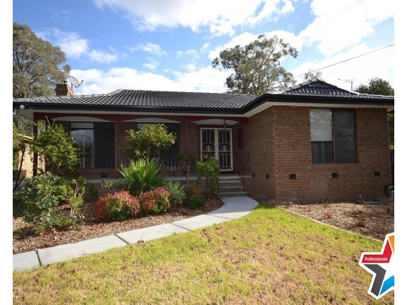 13 Pembroke Road, Mooroolbark VIC 3138
