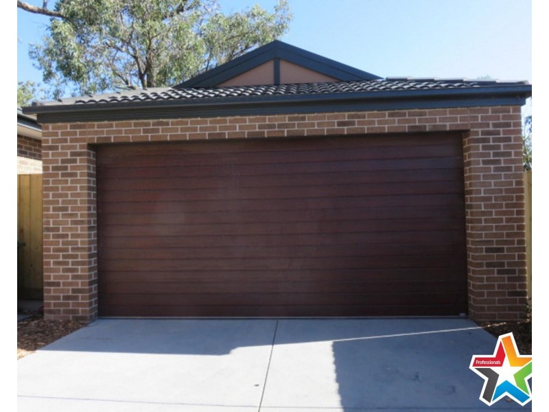 13 Pembroke Road, Mooroolbark VIC 3138