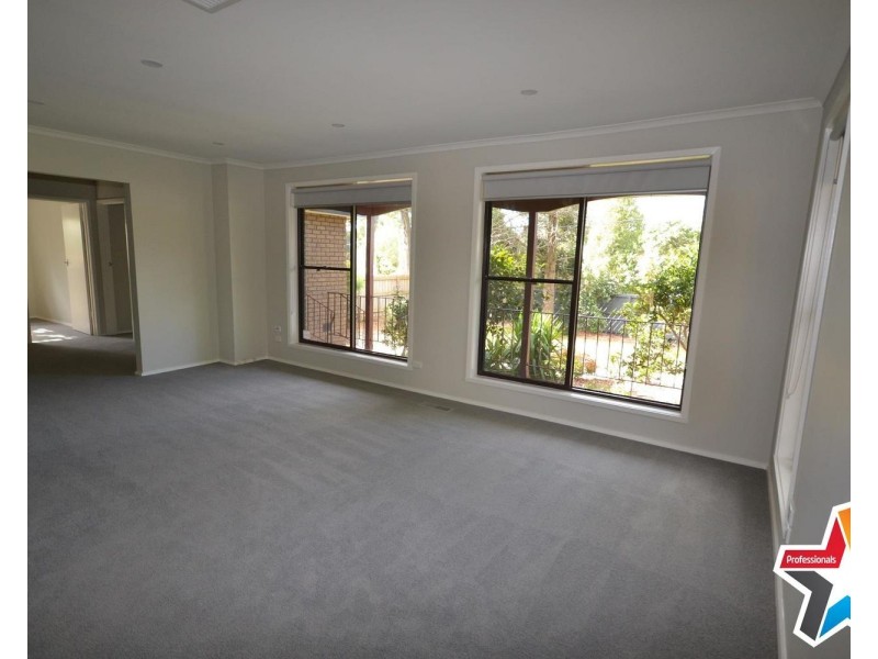 13 Pembroke Road, Mooroolbark VIC 3138