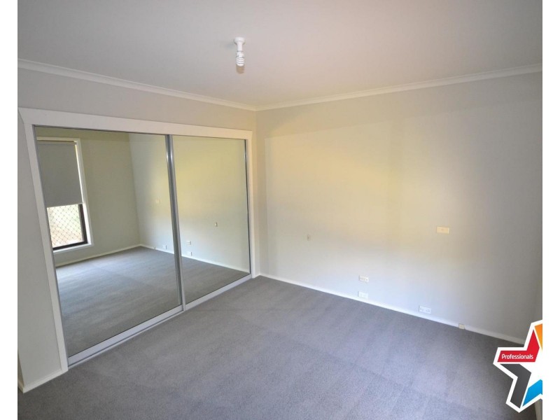 13 Pembroke Road, Mooroolbark VIC 3138