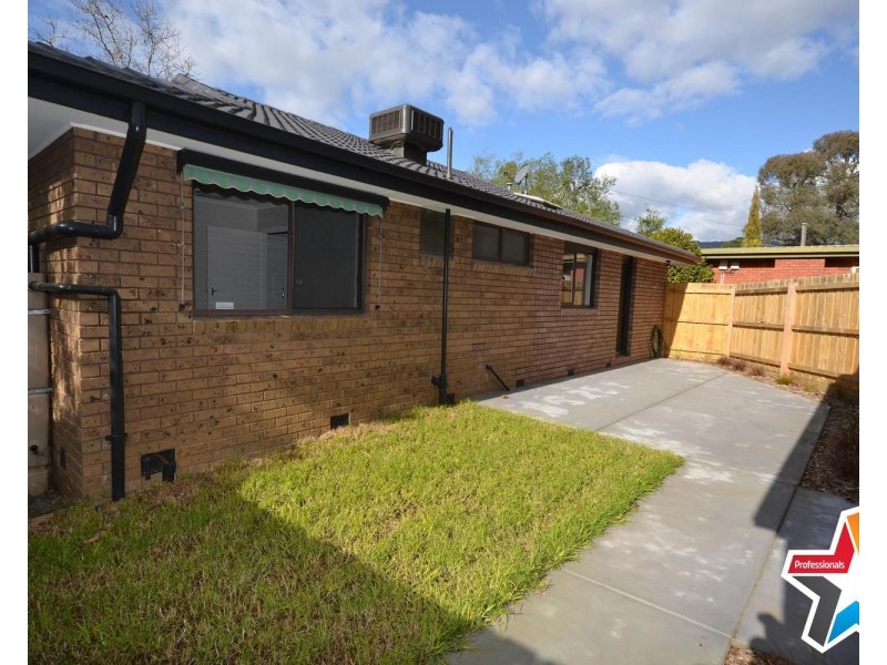 13 Pembroke Road, Mooroolbark VIC 3138