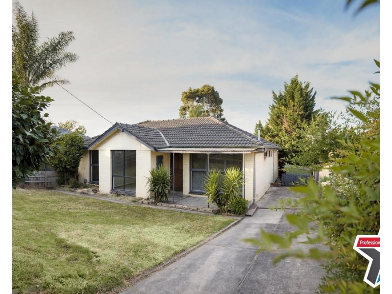 15 Sheldon Avenue, Mooroolbark VIC 3138