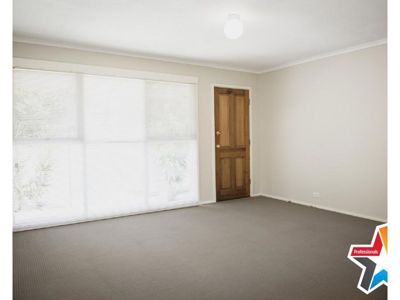 15 Sheldon Avenue, Mooroolbark VIC 3138