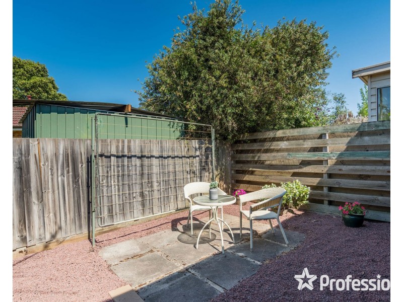 1/82 Sherlock Road, Croydon VIC 3136