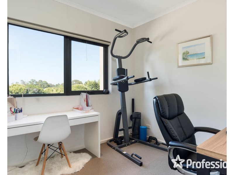 9/4 Civic Square, Croydon VIC 3136