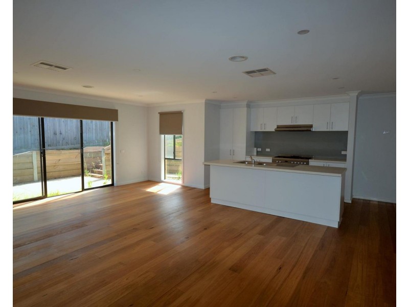 16 Grandvalley Drive, Chirnside Park VIC 3116