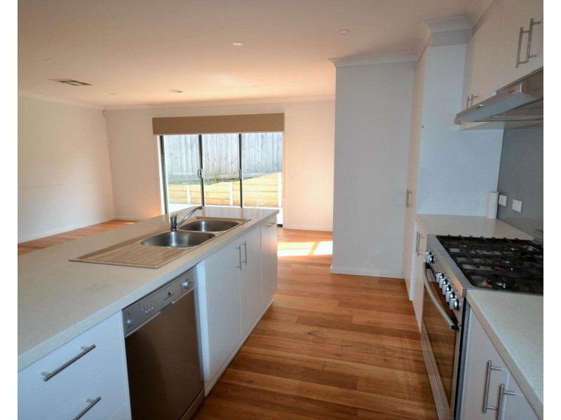 16 Grandvalley Drive, Chirnside Park VIC 3116
