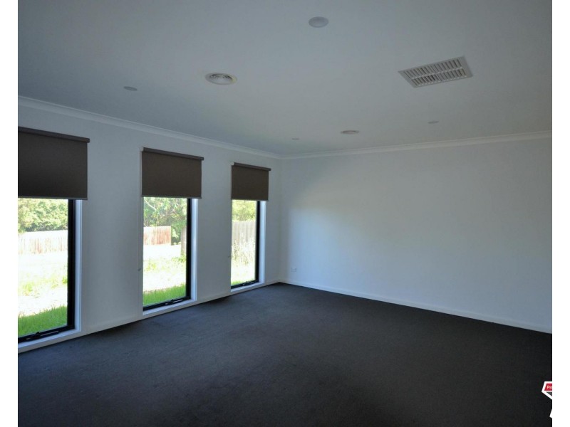 16 Grandvalley Drive, Chirnside Park VIC 3116