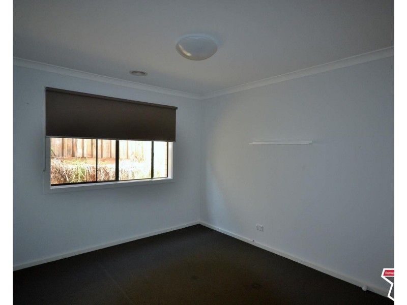 16 Grandvalley Drive, Chirnside Park VIC 3116