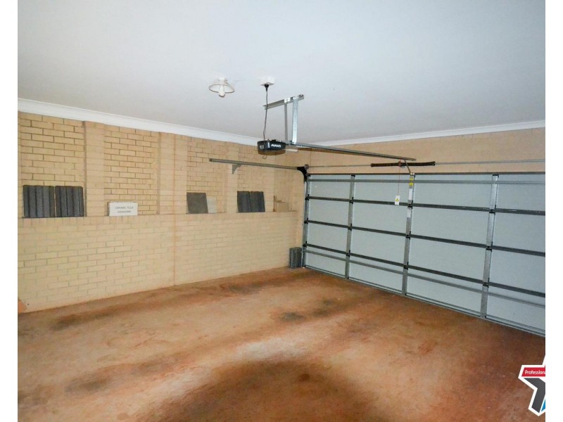 16 Grandvalley Drive, Chirnside Park VIC 3116