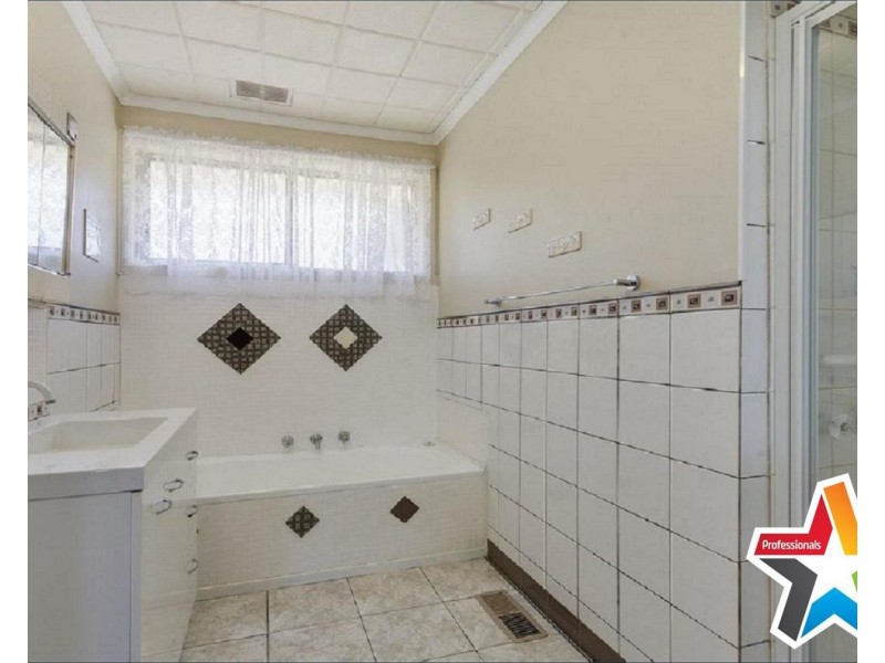 69 Carronvale Road, Mooroolbark VIC 3138