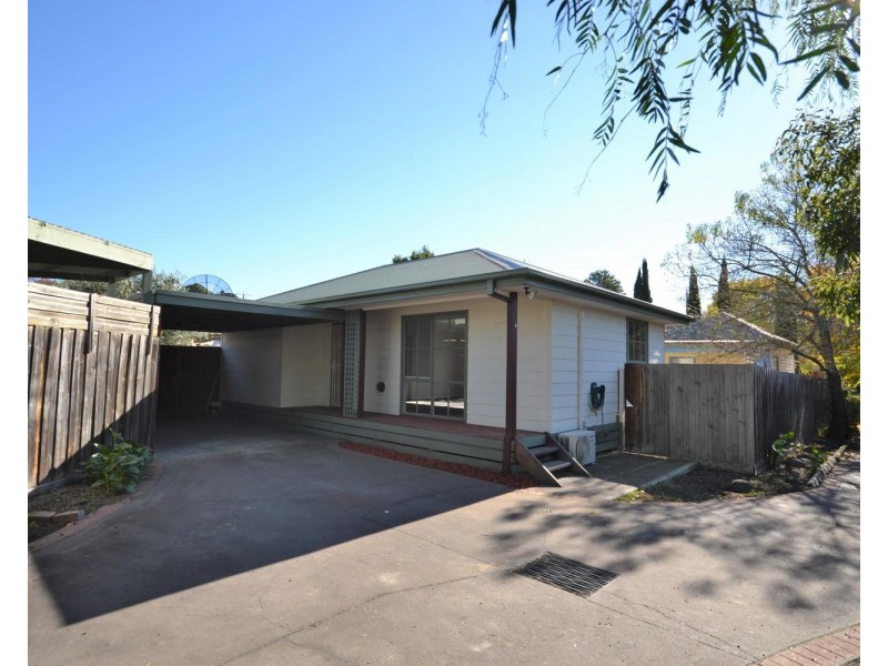 2/18 Beresford Road, Lilydale VIC 3140