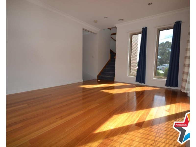 1/4-6 Cambridge Road, Mooroolbark VIC 3138