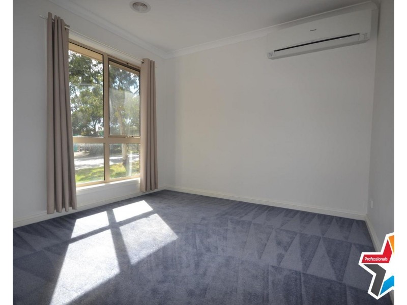 1/4-6 Cambridge Road, Mooroolbark VIC 3138