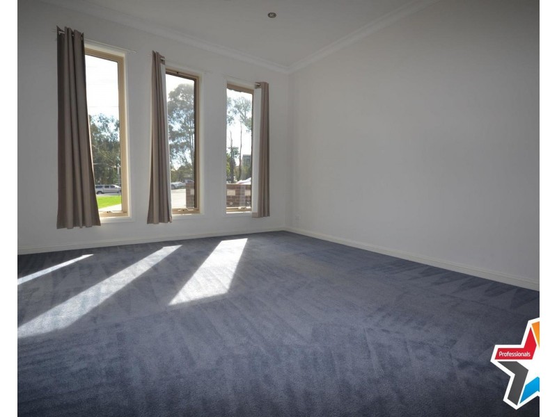 1/4-6 Cambridge Road, Mooroolbark VIC 3138