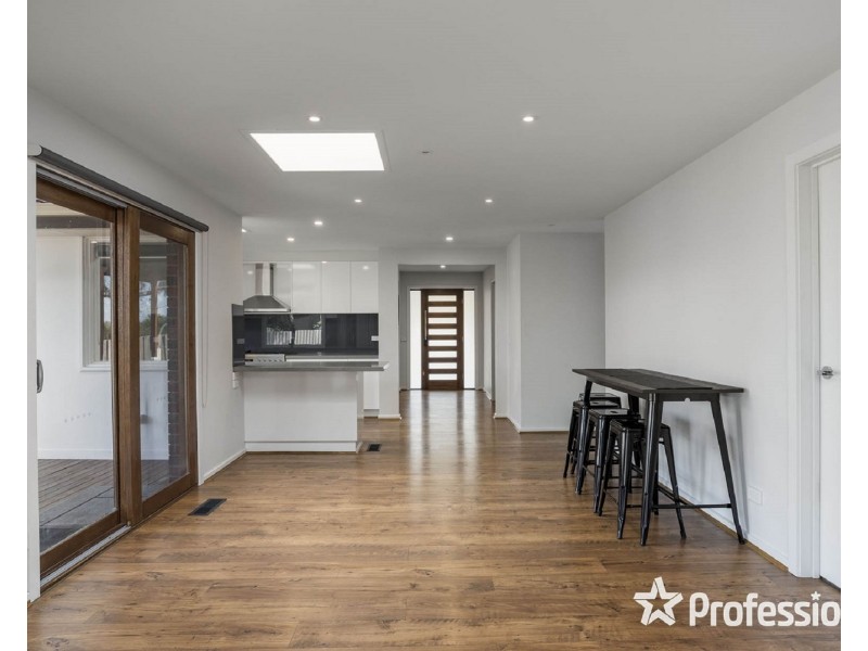 4 East Link, Chirnside Park VIC 3116