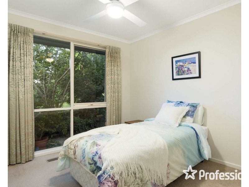 2 Great Oak Court, Mooroolbark VIC 3138