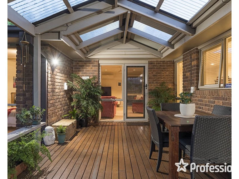2 Great Oak Court, Mooroolbark VIC 3138