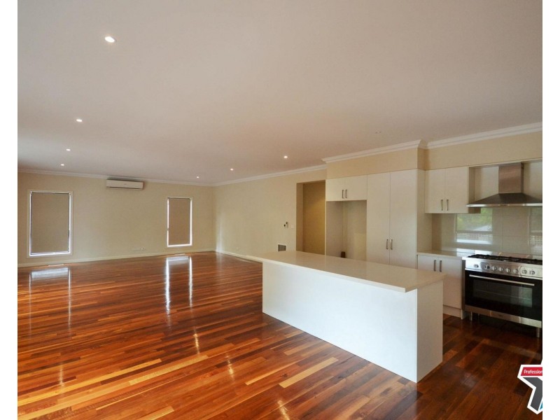 15a Balmoral Street, Kilsyth VIC 3137