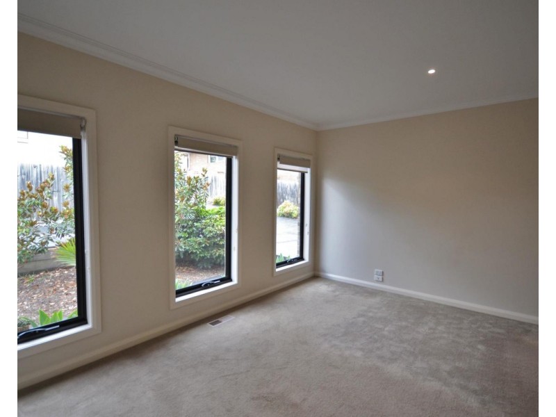 15a Balmoral Street, Kilsyth VIC 3137