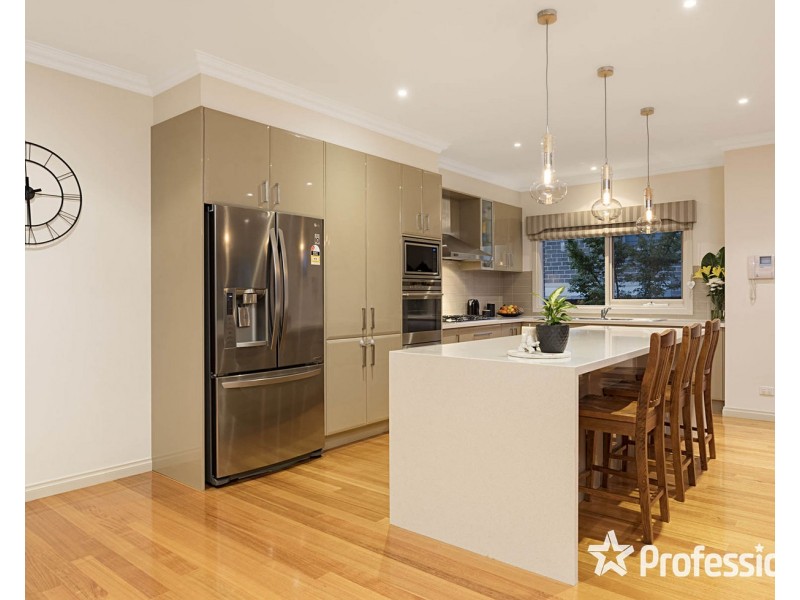 30 Kingston Way, Mooroolbark VIC 3138