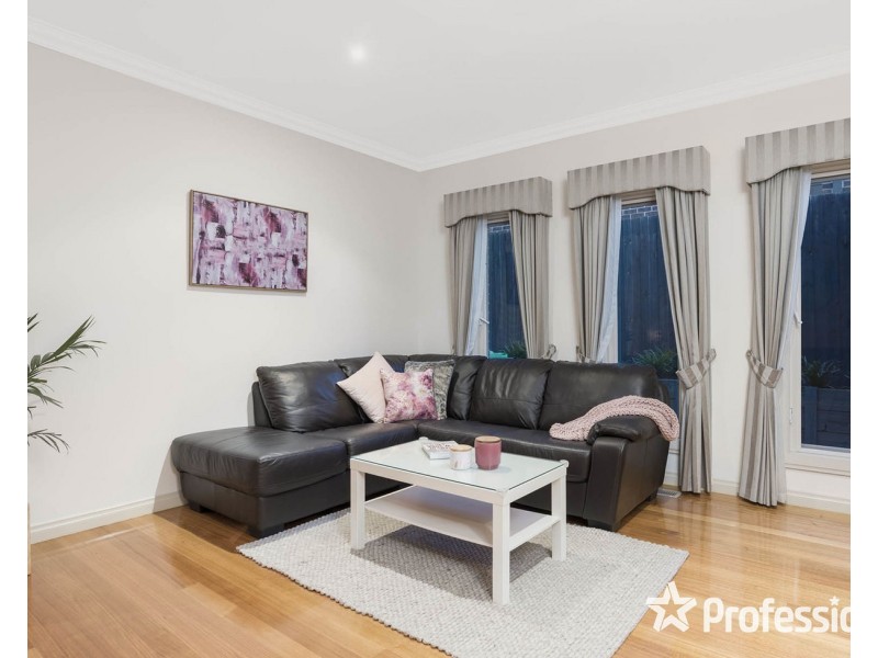30 Kingston Way, Mooroolbark VIC 3138