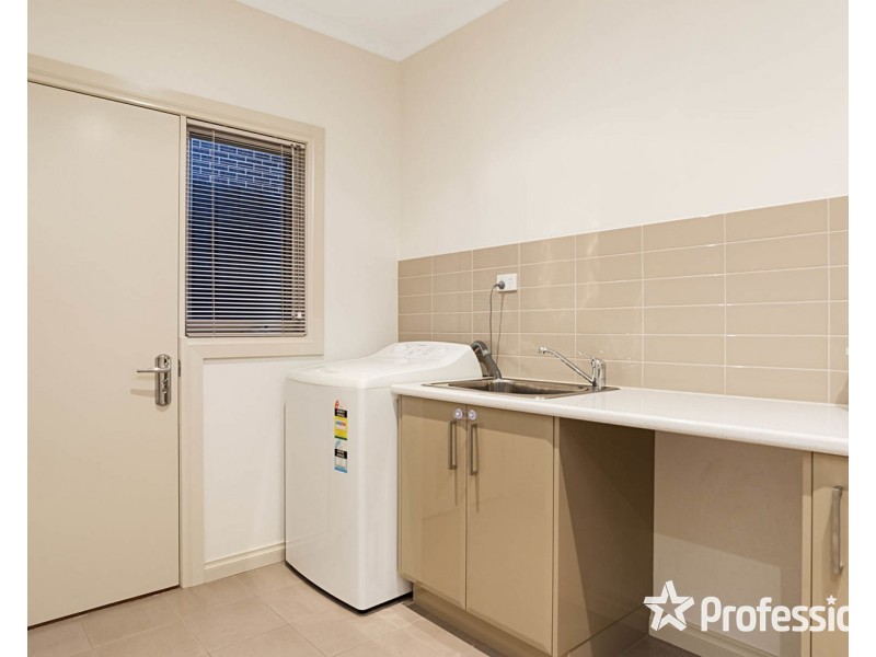 30 Kingston Way, Mooroolbark VIC 3138