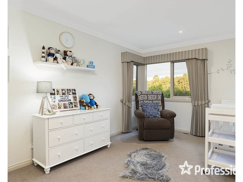 30 Kingston Way, Mooroolbark VIC 3138