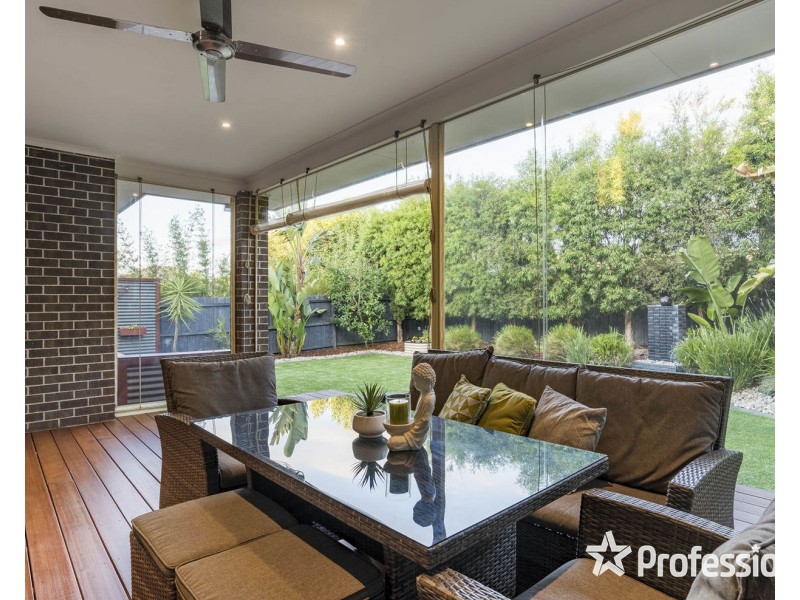 30 Kingston Way, Mooroolbark VIC 3138
