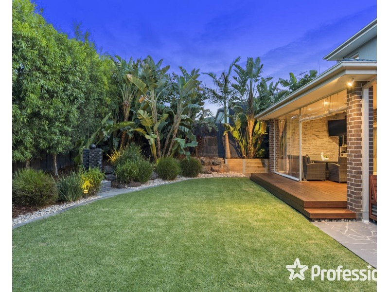 30 Kingston Way, Mooroolbark VIC 3138