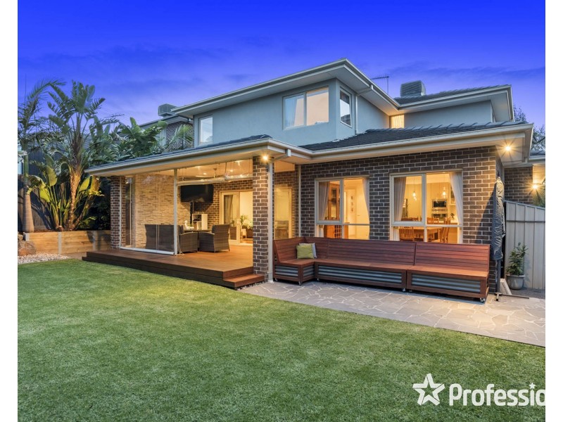 30 Kingston Way, Mooroolbark VIC 3138