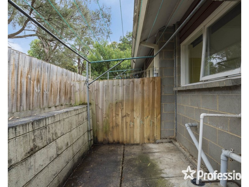 2/96 Sherlock Road, Mooroolbark VIC 3138