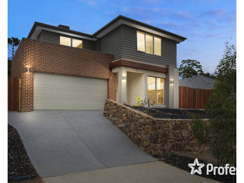 14 Camden Drive, Chirnside Park VIC 3116