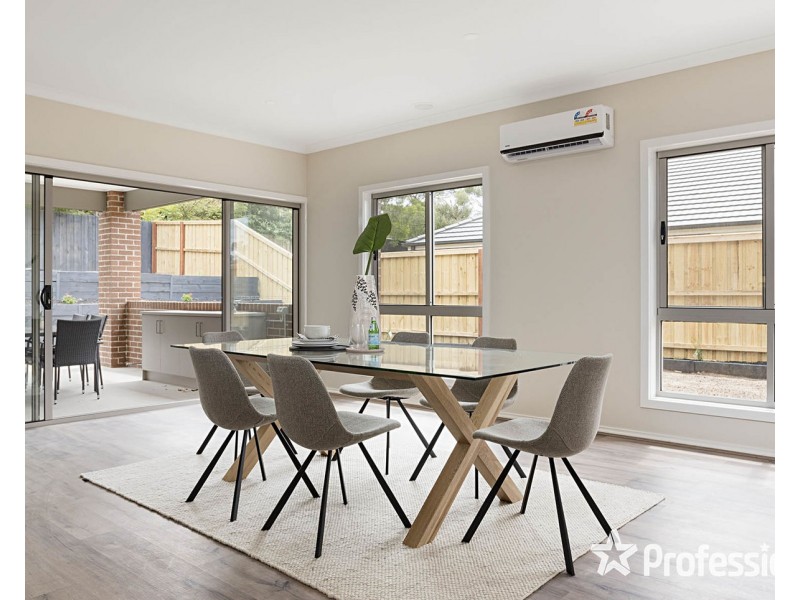 14 Camden Drive, Chirnside Park VIC 3116