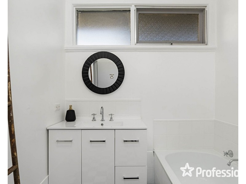 5 Evon Avenue, Ringwood East VIC 3135