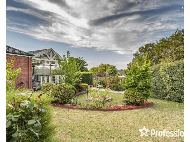 42 Clearwater Drive, Lilydale VIC 3140