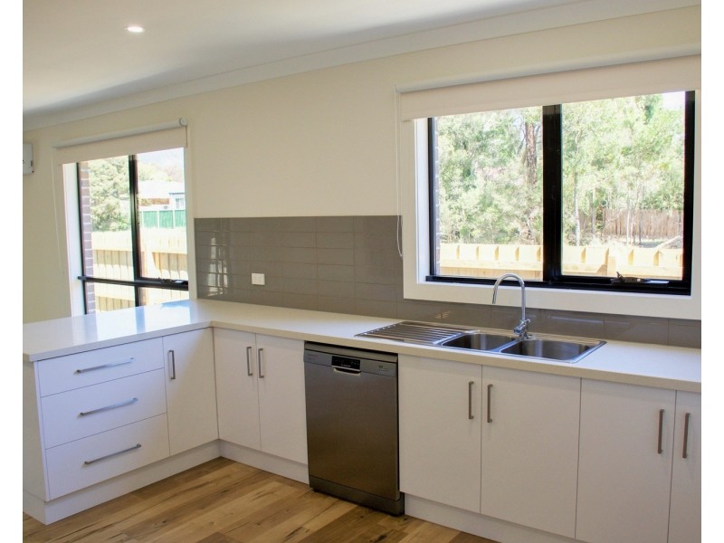 20a Swinburne Avenue, Mooroolbark VIC 3138