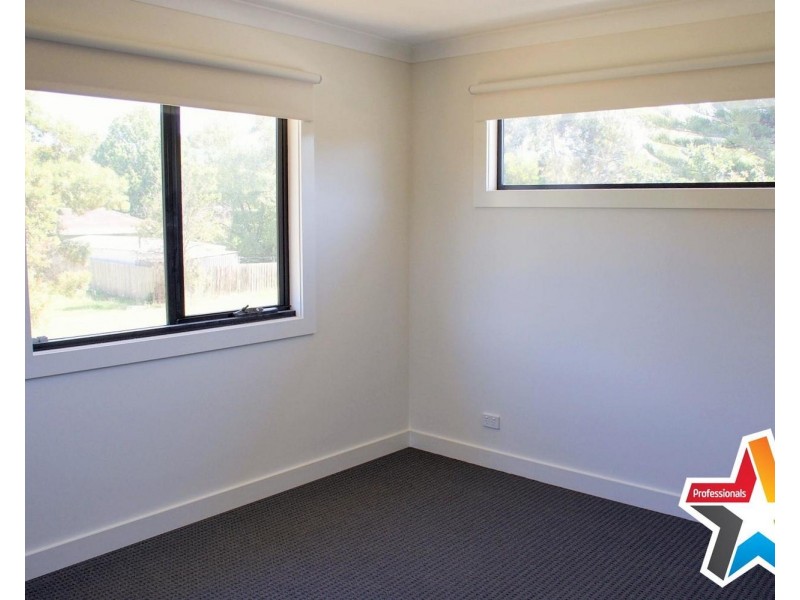 20a Swinburne Avenue, Mooroolbark VIC 3138