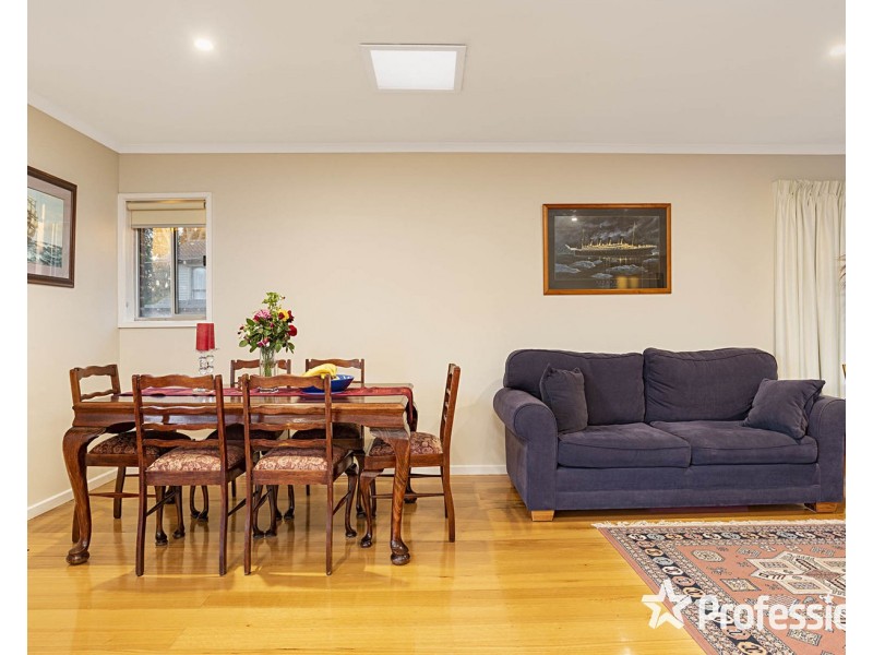 88 Cambridge Road, Kilsyth VIC 3137