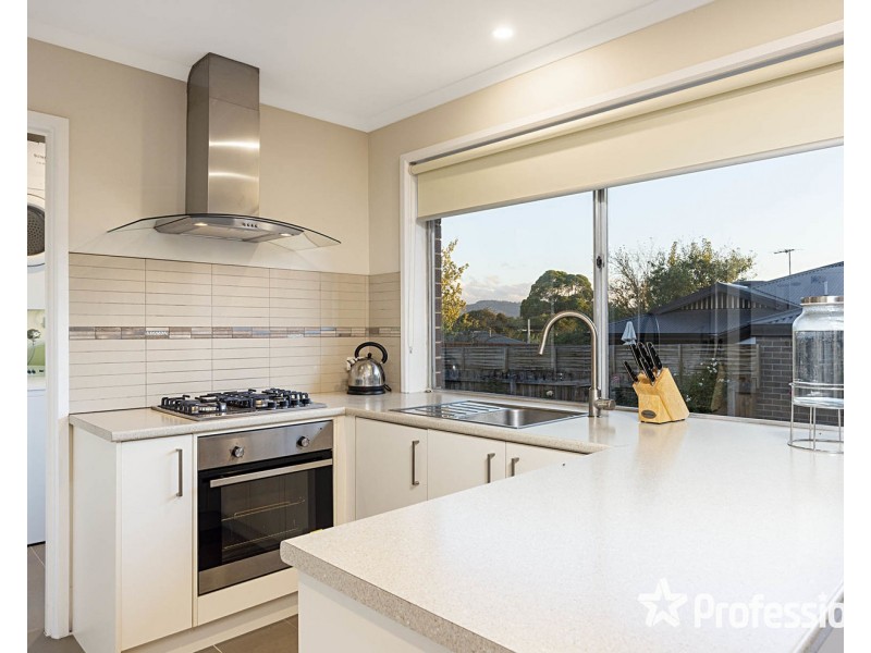 88 Cambridge Road, Kilsyth VIC 3137