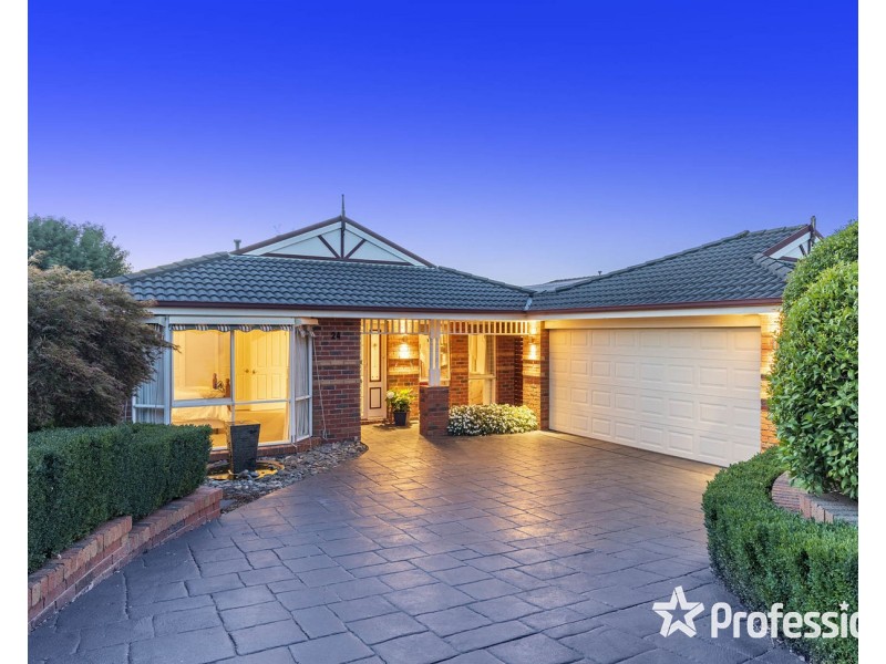 24 Freshfield Avenue, Mooroolbark VIC 3138